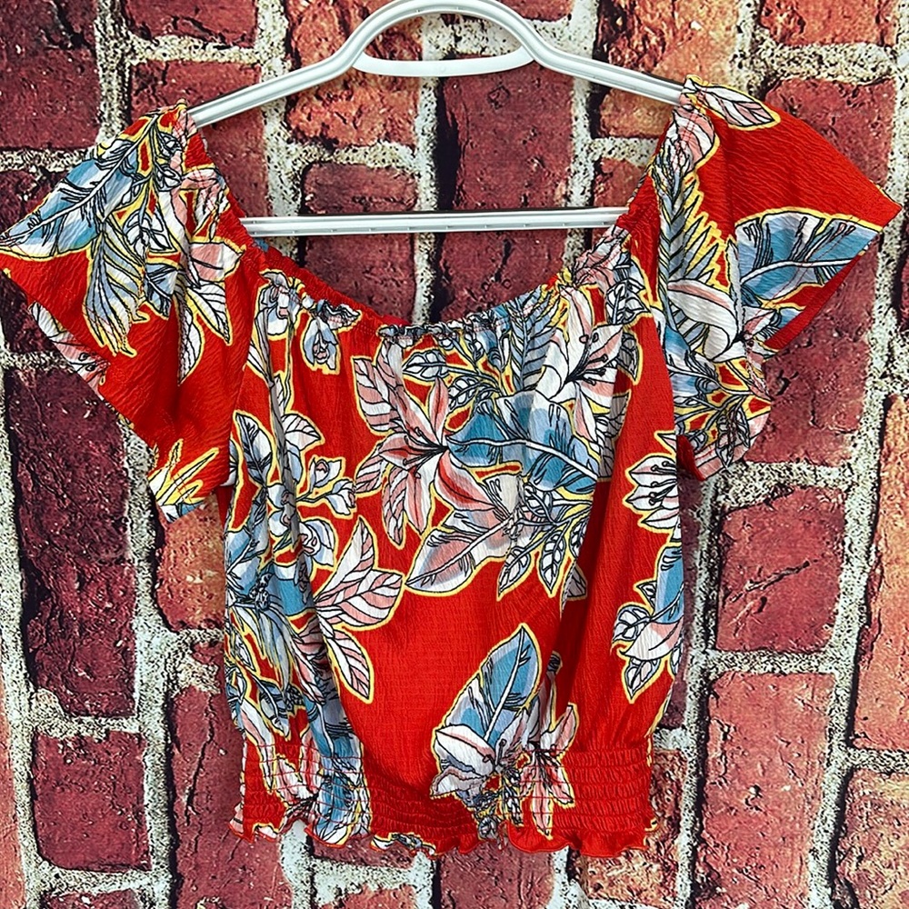 Hot Kiss halter top floral multicolored size medium